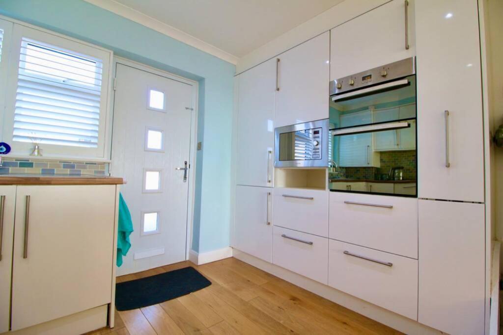 Serenity "Your Calm Seafront Retreat" By Air Premier Seaford Exterior foto